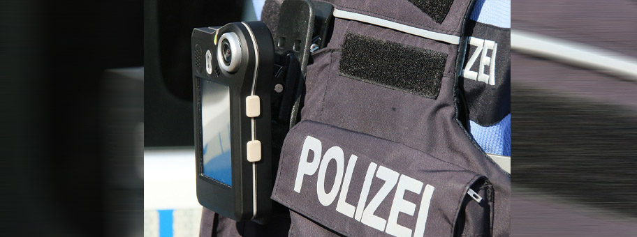 Eine Bodycam bei der Polizei Magdeburg.