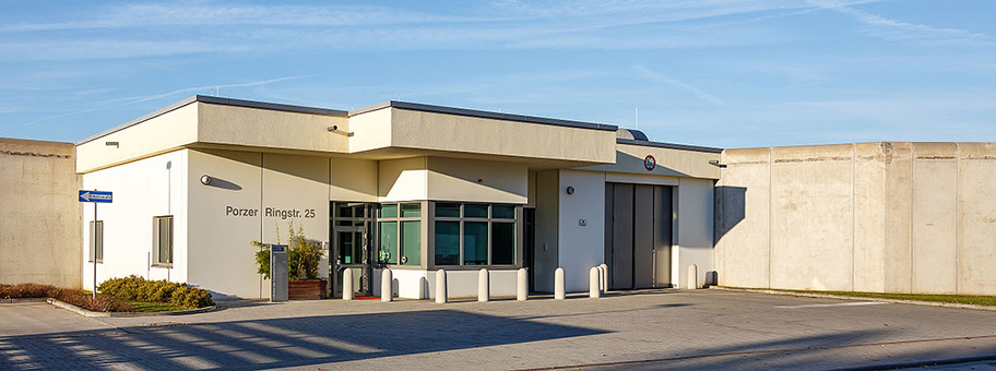 LVRKlinik Köln, Zugangsgebäude zur Forensischen Psychiatrie.