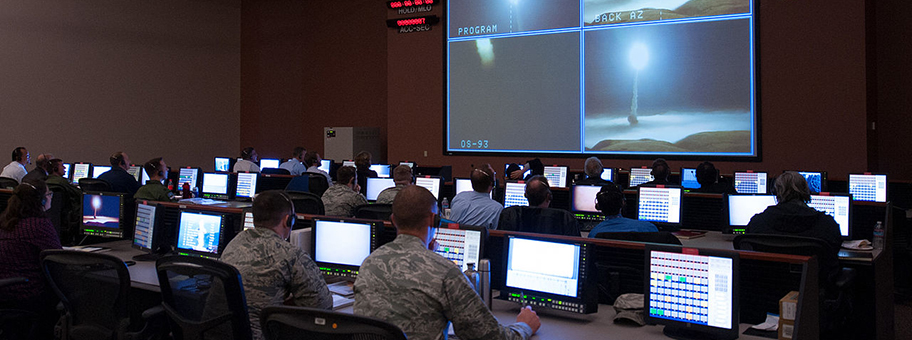 Start einer Interkontinentalrakete in der Vandenberg Air Force Base an der Pazifikküste von Kalifornien im März 2015.