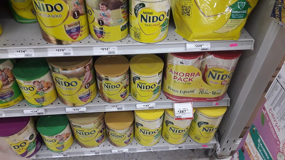 Die für diese Recherche unter die Lupe genommenen Nido-Produkte (hier in einem Supermarkt in Mazatlán, Mexiko) enthalten im Schnitt knapp zwei Gramm zugesetzten Zucker pro Portion.