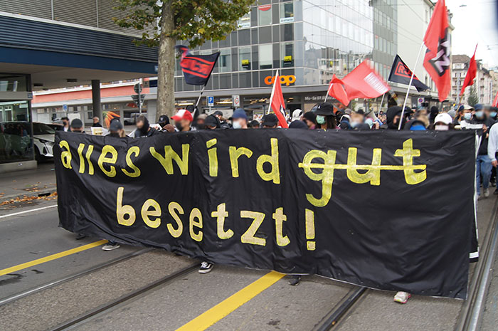 Zürich: Demo gegen die Räumung des Koch Areals