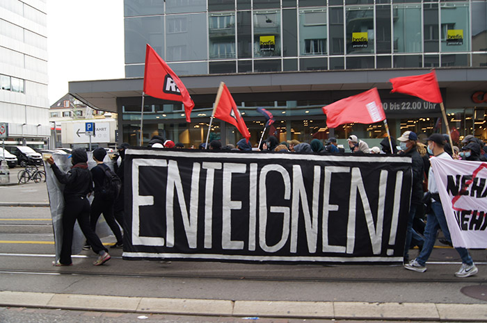 Zürich: Demo gegen die Räumung des Koch Areals