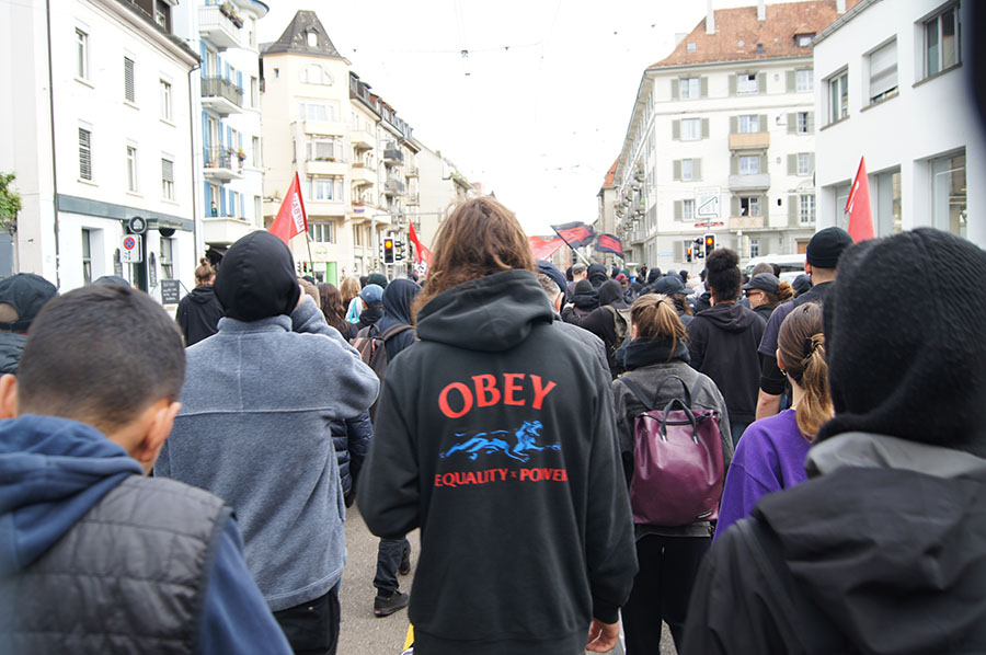 Zürich: Demo gegen die Räumung des Koch Areals