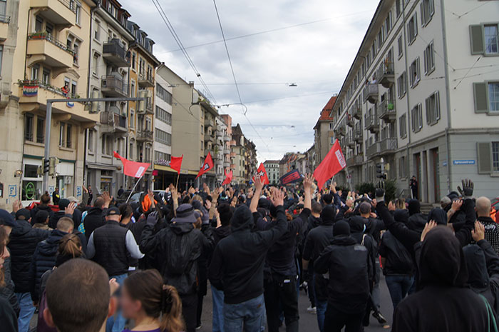 Zürich: Demo gegen die Räumung des Koch Areals