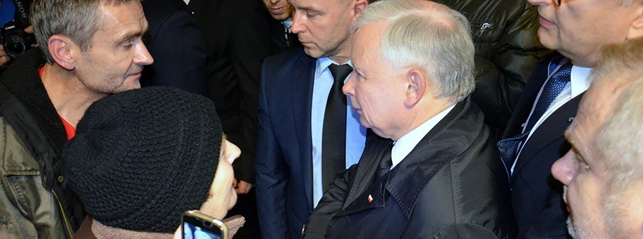 Anhänger des PiS-Chefs Jaroslaw Kaczynski bei den Parlamentswahlen in Polen 2015.