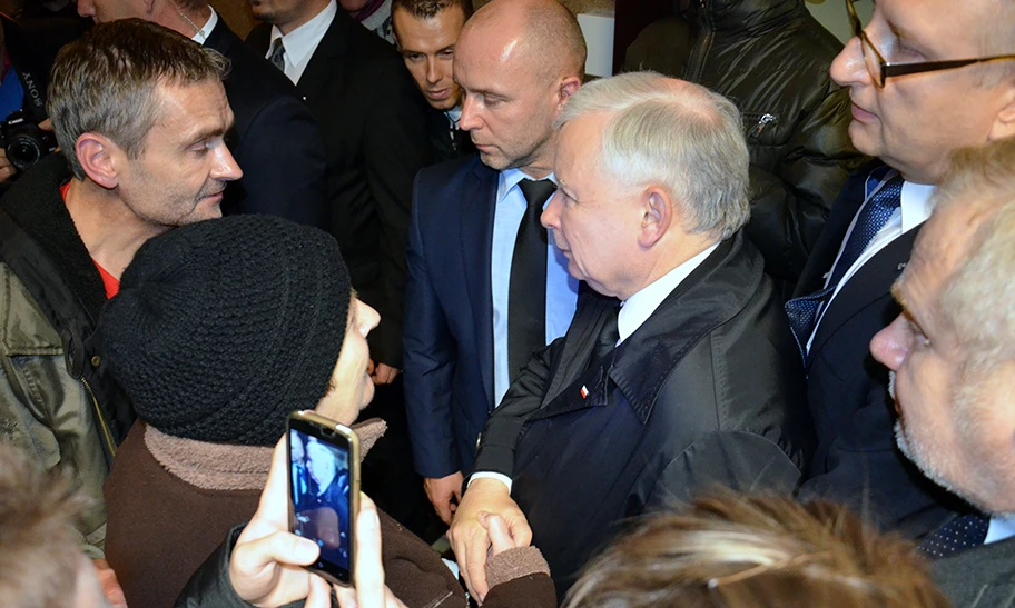 Anhänger des PiS-Chefs Jaroslaw Kaczynski bei den Parlamentswahlen in Polen 2015.