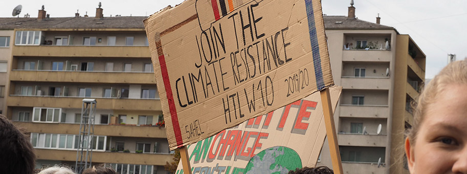 System Change, not Climate Change! vom abschliessenden #EarthStrike in Wien, September 2019.