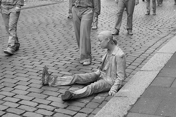 1000 Gestalten - KunstAktion zum G20-Gipfel auf dem Burchardplatz in Hamburg.