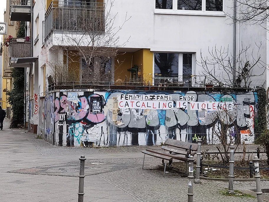 Protest gegen CatCalling in Berlin (Kreuzberg) an der Reichenberger Straße.