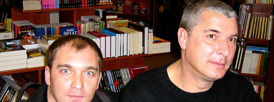 Der polnische Autor Andrzej Stasiuk (rechts im Bild).