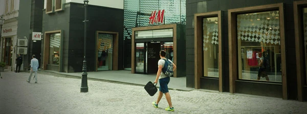 H&M-Shop in Bukarest, Rumänien.