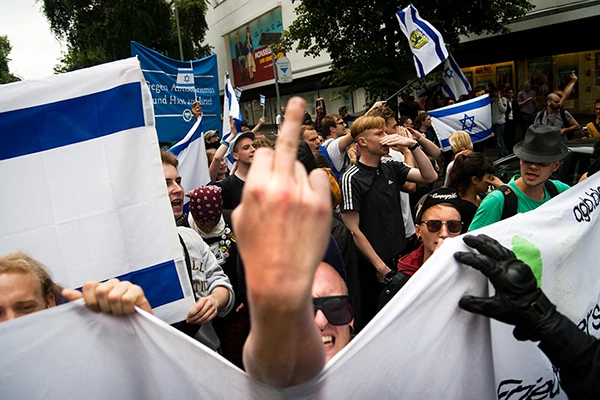 Antideutsche protestieren am Al Quds Tag in Berlin, Juli 2014.
