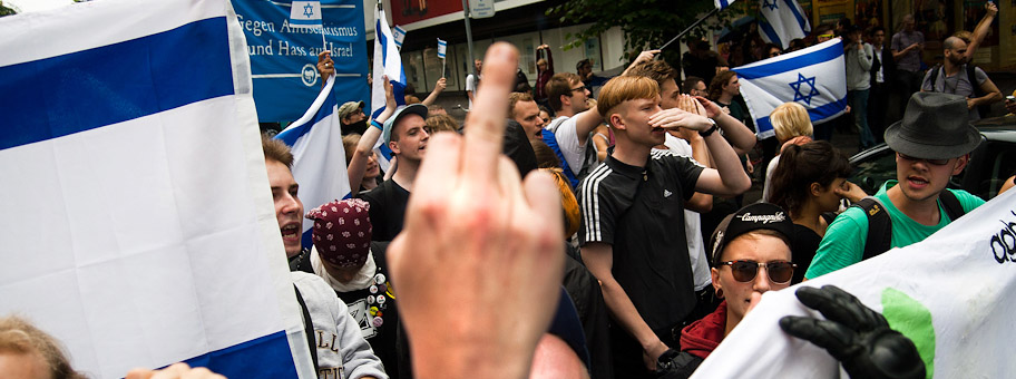 Antideutsche protestieren am Al Quds Tag in Berlin, Juli 2014.