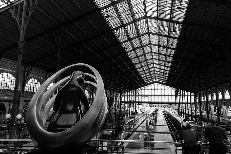 Kopie der Statue «Europa Operanda» von Ludmila Tcherina im Gare du Nord von Paris.