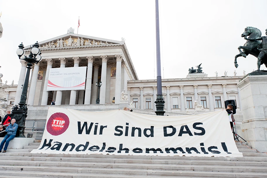 Am 11. Oktober 2014 fand eine Demo gegen TTIP und CETA in der Wiener Innenstadt statt.