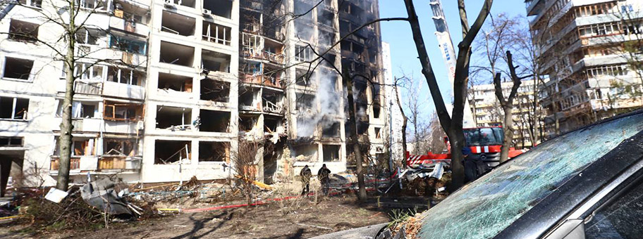 Zerstörter Wohnblock in einem Vorort von Kiew, 15.