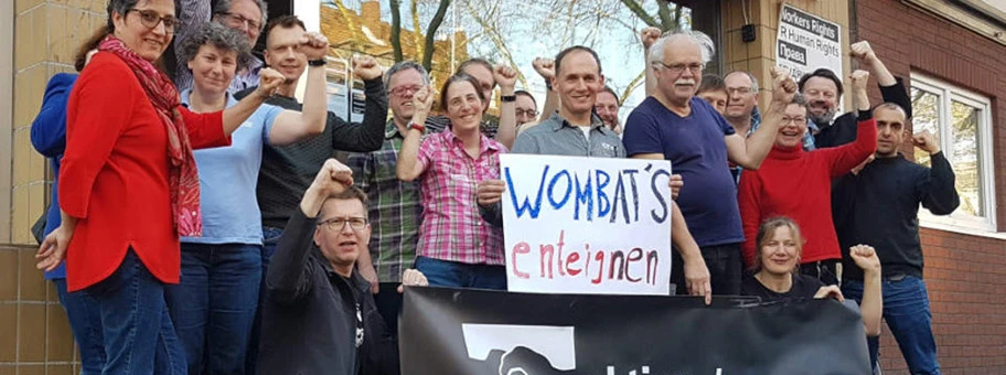 Protestaktion von Vereinsmitgliedern der aktion . arbeitsunrecht am 30. März 2019 in Köln gegen die Schliessung des Wombat´s Hostel. 