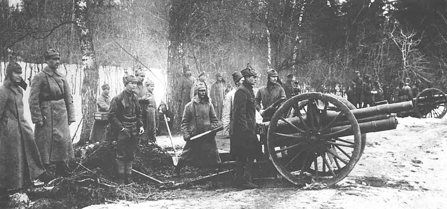 Artilleriestellung des südlichen Flügels der Truppen der Roten Armee am Ufer des Finnischen Meerbusens bei Oranienbaum während der Niederschlagung des Kronstädter Matrosenaufstands.