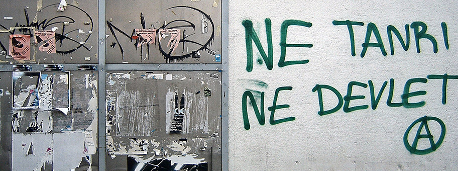 Ne Tanri Ne Devlet - Kein Gott kein Staat.