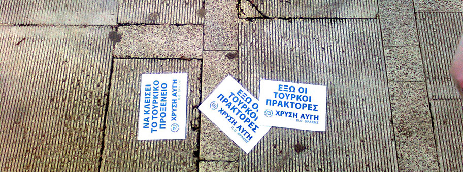 Flyer der Goldenen Morgenröte (Chrysí Avgí) in Komotini, Griechenland.