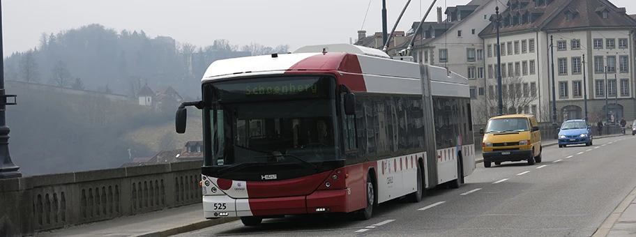 Öffentlicher Bus in Fribourg, Schweiz.