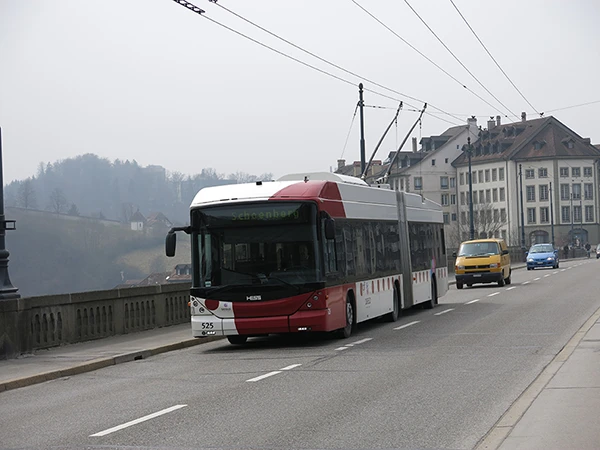 Öffentlicher Bus in Fribourg, Schweiz.