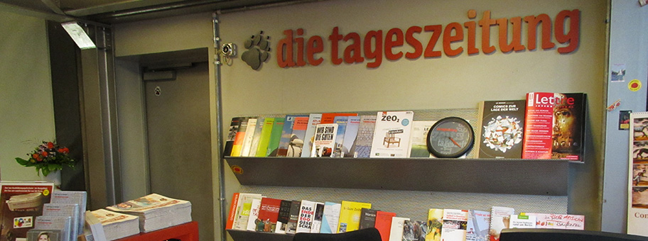 Shop der Tageszeitung (TAZ) an der Rudi-Dutschke-Strasse in Berlin.