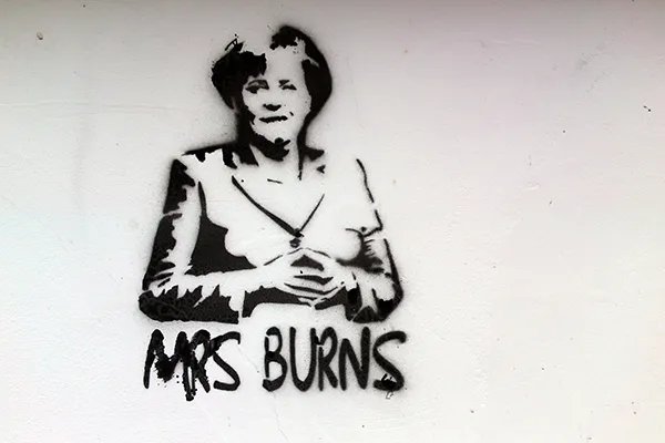 Merkel als Mrs. Burns - Stencil an einer Hauswand.