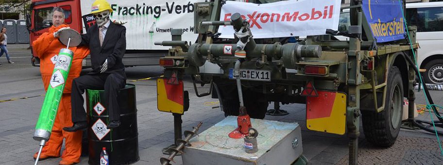 Protestaktion in Hannover gegen Fracking.