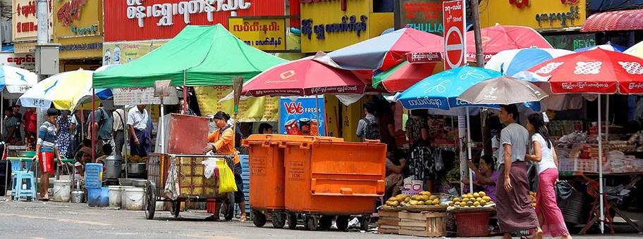 Strassenszene in Rangun, Myanmar.