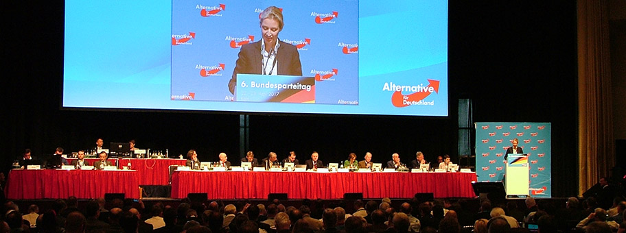 Alice Weidel vergreift sich des öfteren im Ton – aus Kalkül. Hier am AfD Bundesparteitag am 23. April 2017 in Köln, MARITIM Hotel.