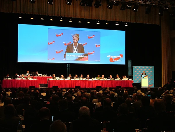 Alice Weidel vergreift sich des öfteren im Ton – aus Kalkül. Hier am AfD Bundesparteitag am 23. April 2017 in Köln, MARITIM Hotel.