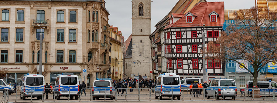 Corona-Proteste in Erfurt. Polizeieinsatz zur Verhinderung einer verbotenen Demonstration gegen die Corona-Massnahmen, Februar 2021.