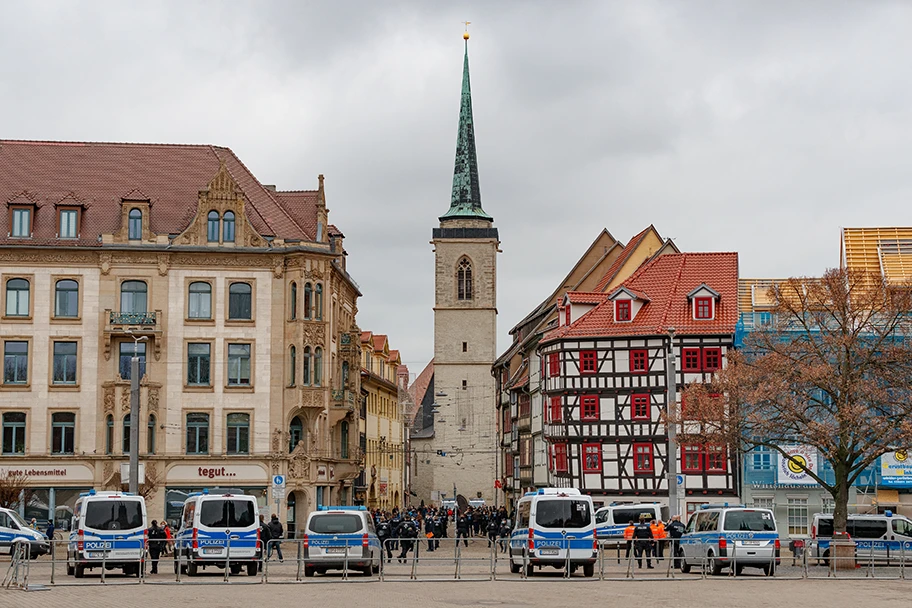 Corona-Proteste in Erfurt. Polizeieinsatz zur Verhinderung einer verbotenen Demonstration gegen die Corona-Massnahmen, Februar 2021.