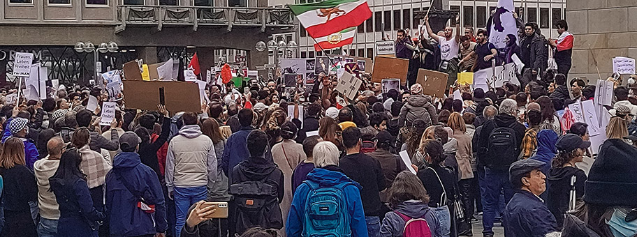 Solidaritätsdemo für Mahsa Amini und die Proteste im Iran in Köln am 24. September 2022.