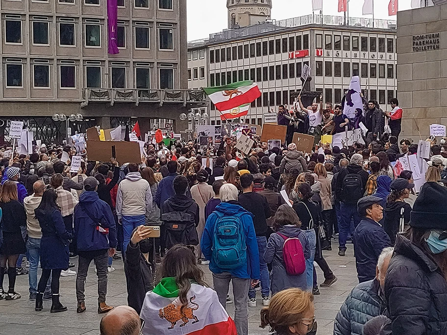 Solidaritätsdemo für Mahsa Amini und die Proteste im Iran in Köln am 24. September 2022.