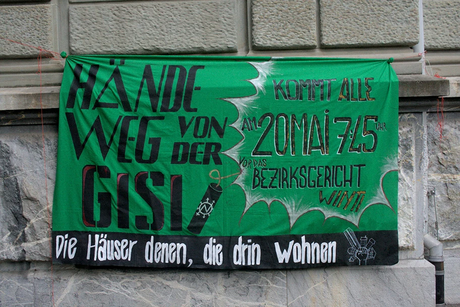 Transpi vor dem Bezirksgericht in Winterthur, 20. Mai 2025.
