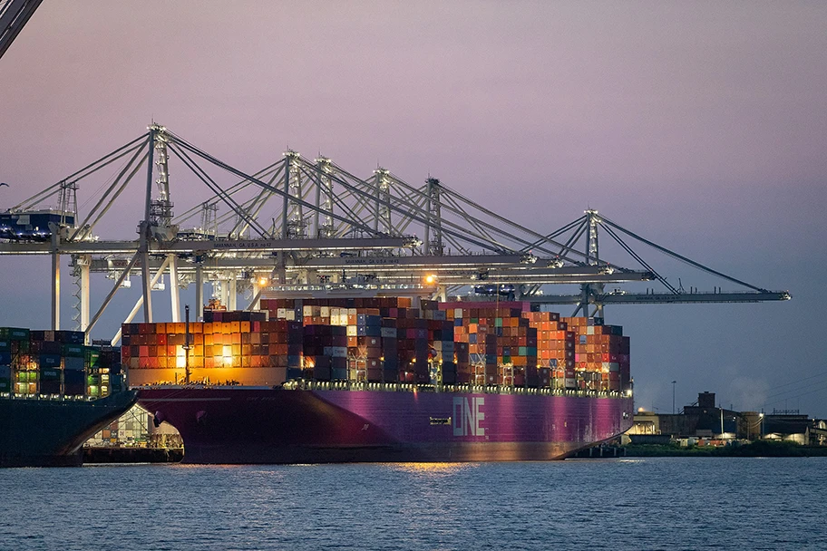 Containerhafen in Georgia, USA.