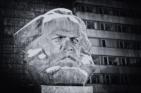Der "Nischel" in Chemnitz, eine Monumentalskulptur von Lew Kopelew.