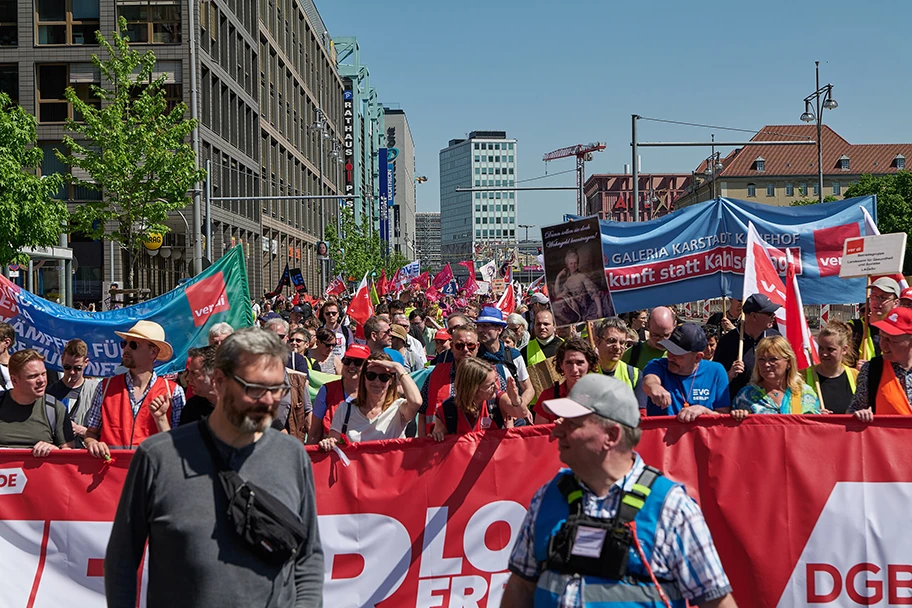 Traditionelle Demonstration des deutschen Gewerkschaftsbundes (DGB) am 1. Mai 2024 in Berlin.