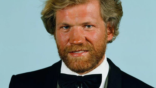 Raimund Harmstorf spielt in der Story von Jack London den aus dem Armenviertel von San Francisco stammenden Wolf Larsen.