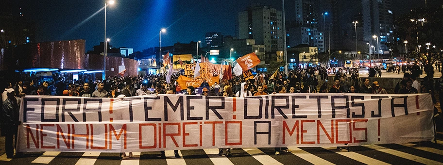 Temer Raus! Direkte Wahlen jetzt! Unsere Rechte nehmt ihr nicht! Demo in São Paulo nach der Amtsenthebung der Präsidentin Rousseff.