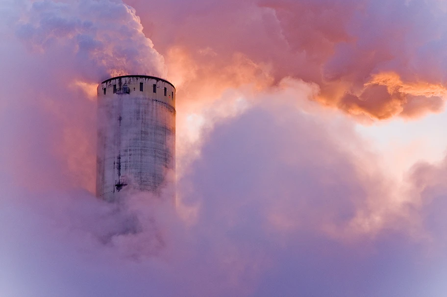 CO2-Emmissionen aus dem RWE-Braunkohlekraftwerk in Grevenbroich, Deutschland.