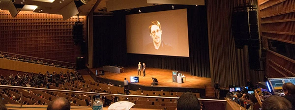 Edward Snowden auf dem 33. Chaos Communication Congress.