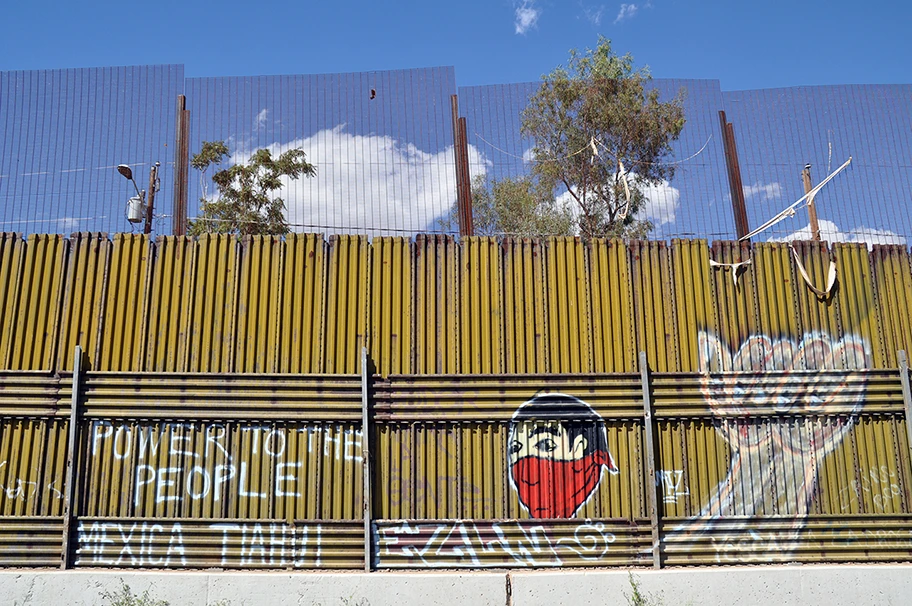 Graffiti auf der mexikanischen Seite der Grenze bei Heroica Nogales.