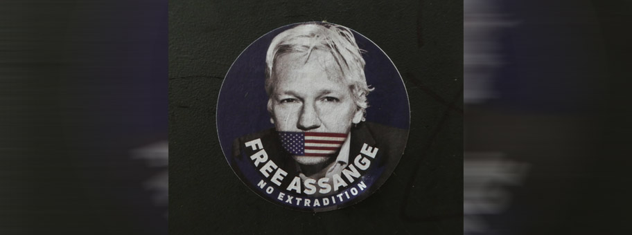 Free Assange.