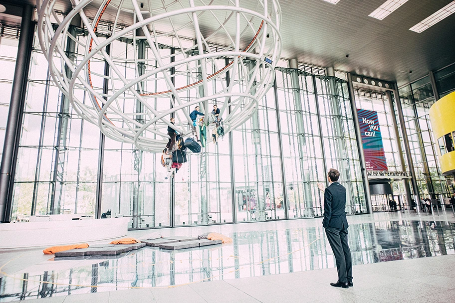 Globus-Besetzung in der VW-Zentrale von Wolfsburg.