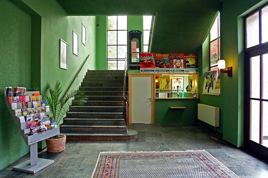 Entrée der Grossen Bühne der Theater-Fabrik-Sachsen in Leipzig.