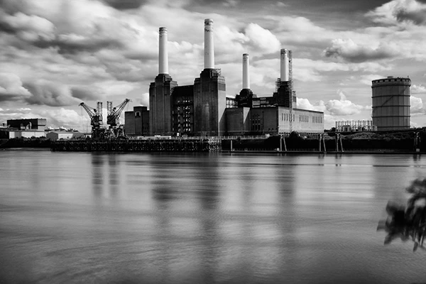 Das Märchen vom grünen Wachstum: Über die Kehrseite der Windräder und CO2-Kompensationen.