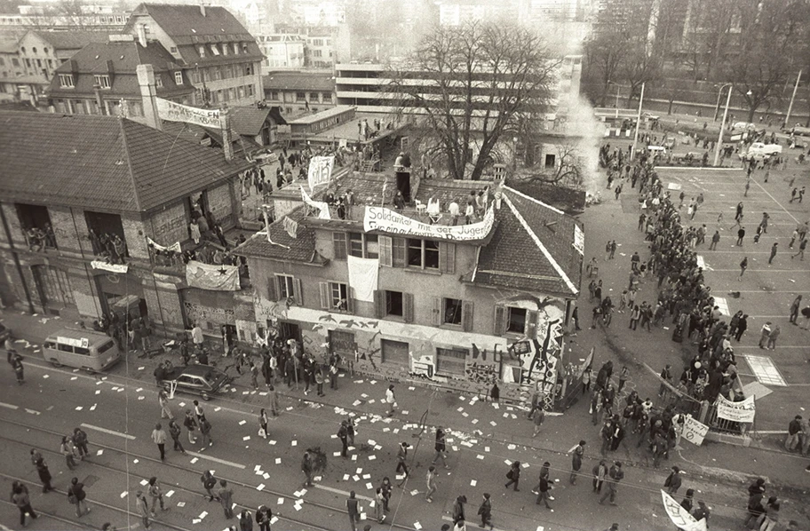 Das AJZ (Autonomes Jugendzentrum) am Limmatquai in Zürich, März 1981.